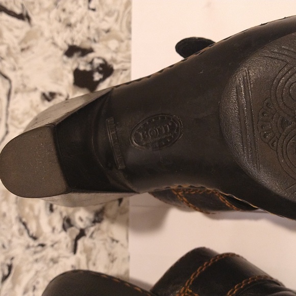 *Excellent Used Condition* Born Clogs with Buckle- Blk, Size 9 M - Picture 12 of 15